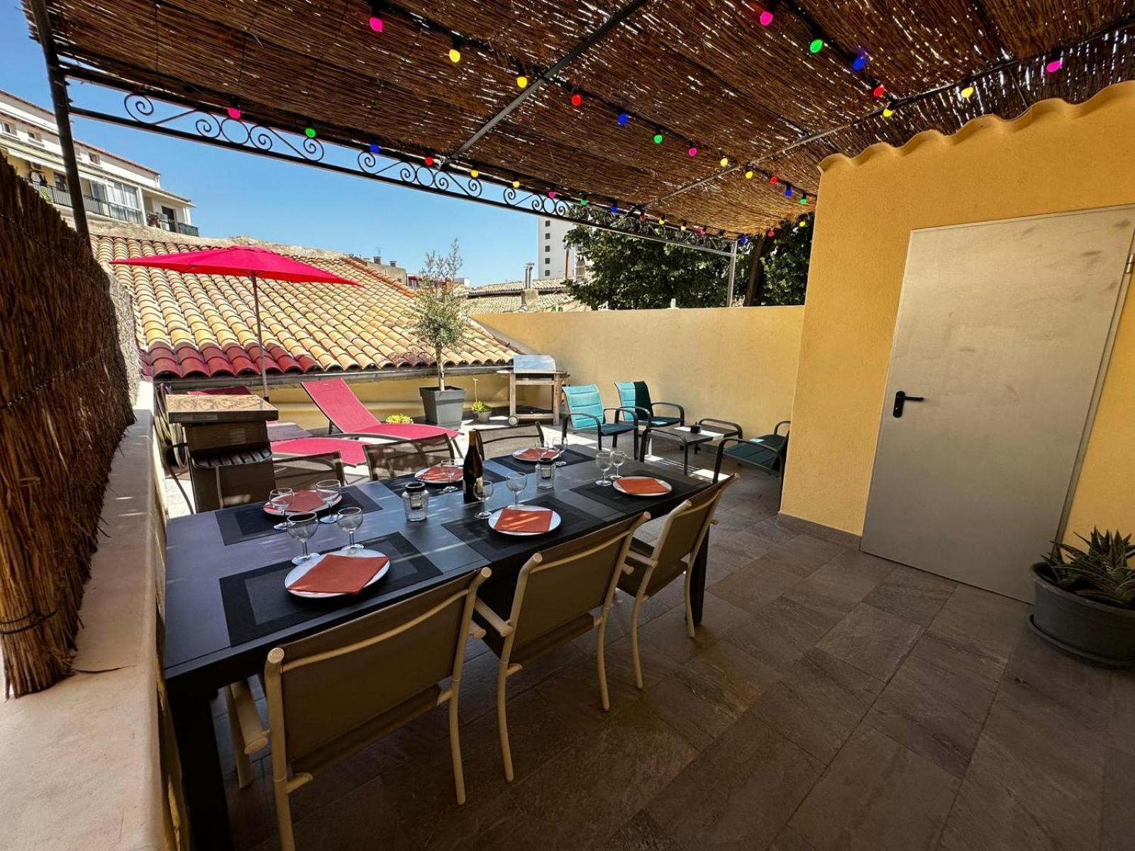 Appartement 4 A 8 Personnes, Spacieux De Standing Classe 4 Etoiles Νιμ Εξωτερικό φωτογραφία