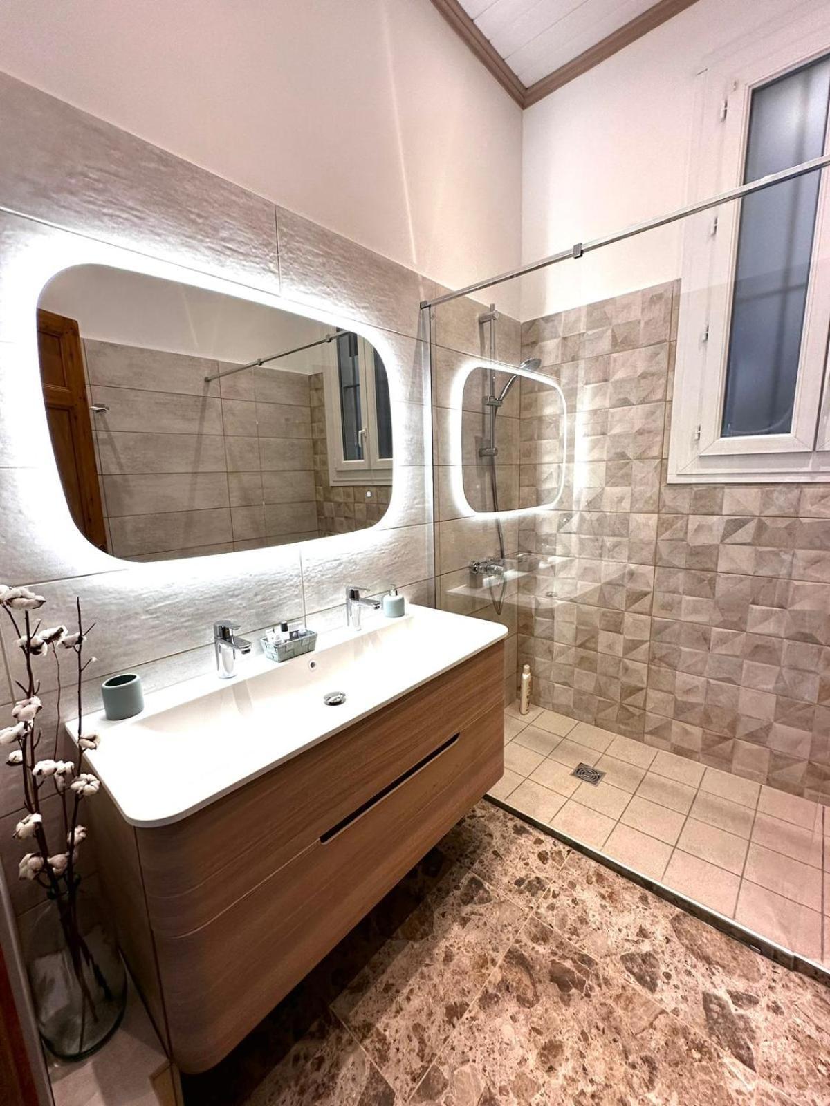 Appartement 4 A 8 Personnes, Spacieux De Standing Classe 4 Etoiles Νιμ Εξωτερικό φωτογραφία